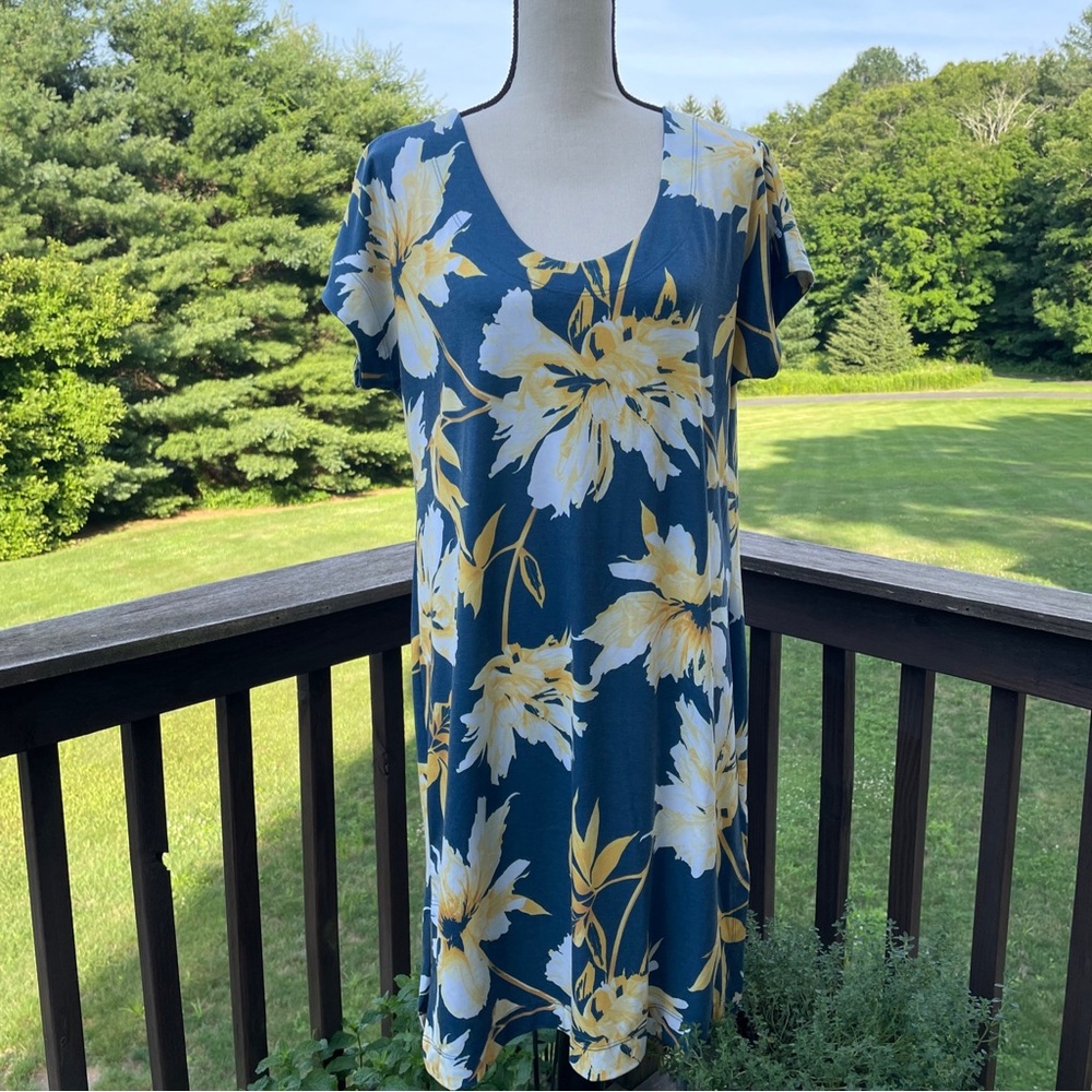 Fig Clothing Canada dress shift travel comfy minimalist floral yellow blue large